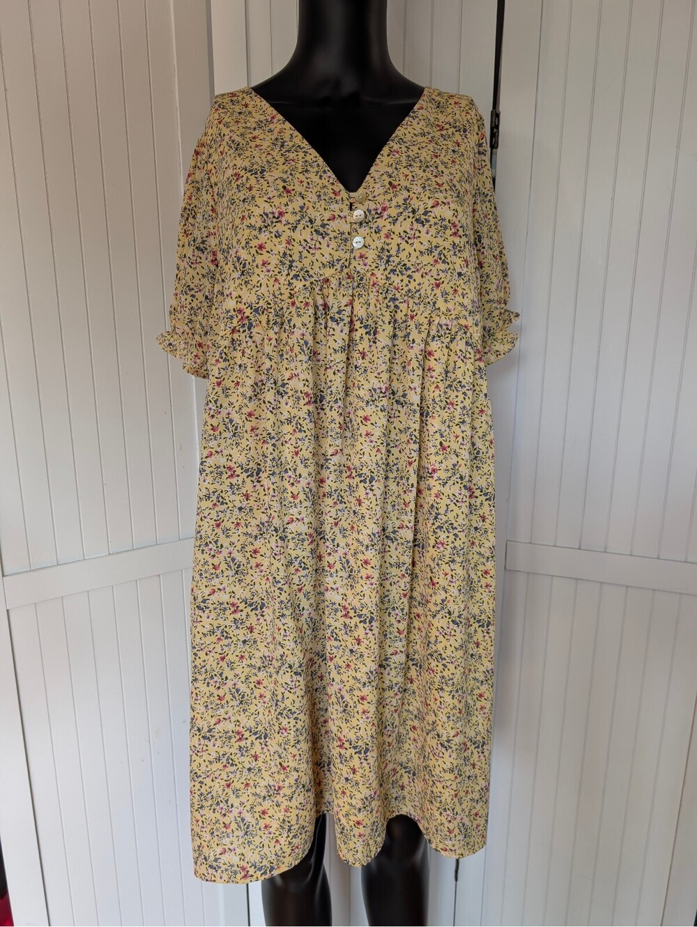 Gilli Yellow Ditsy Floral V-Neck Babydoll Dress Large Cottage Prairie Romantic